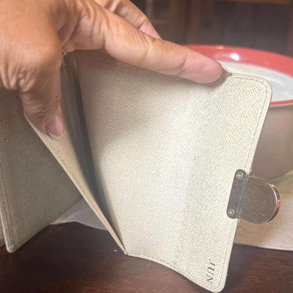 Louis Vuitton Cream and Brown Checkered Wallet - Picture 6 of 13